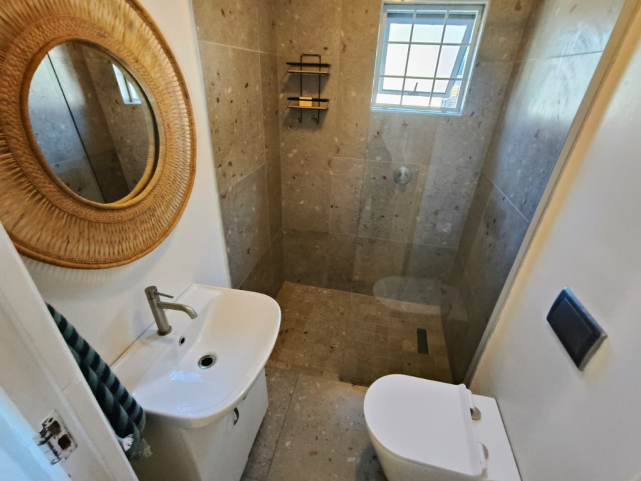 5 Bedroom Property for Sale in Wavecrest Eastern Cape